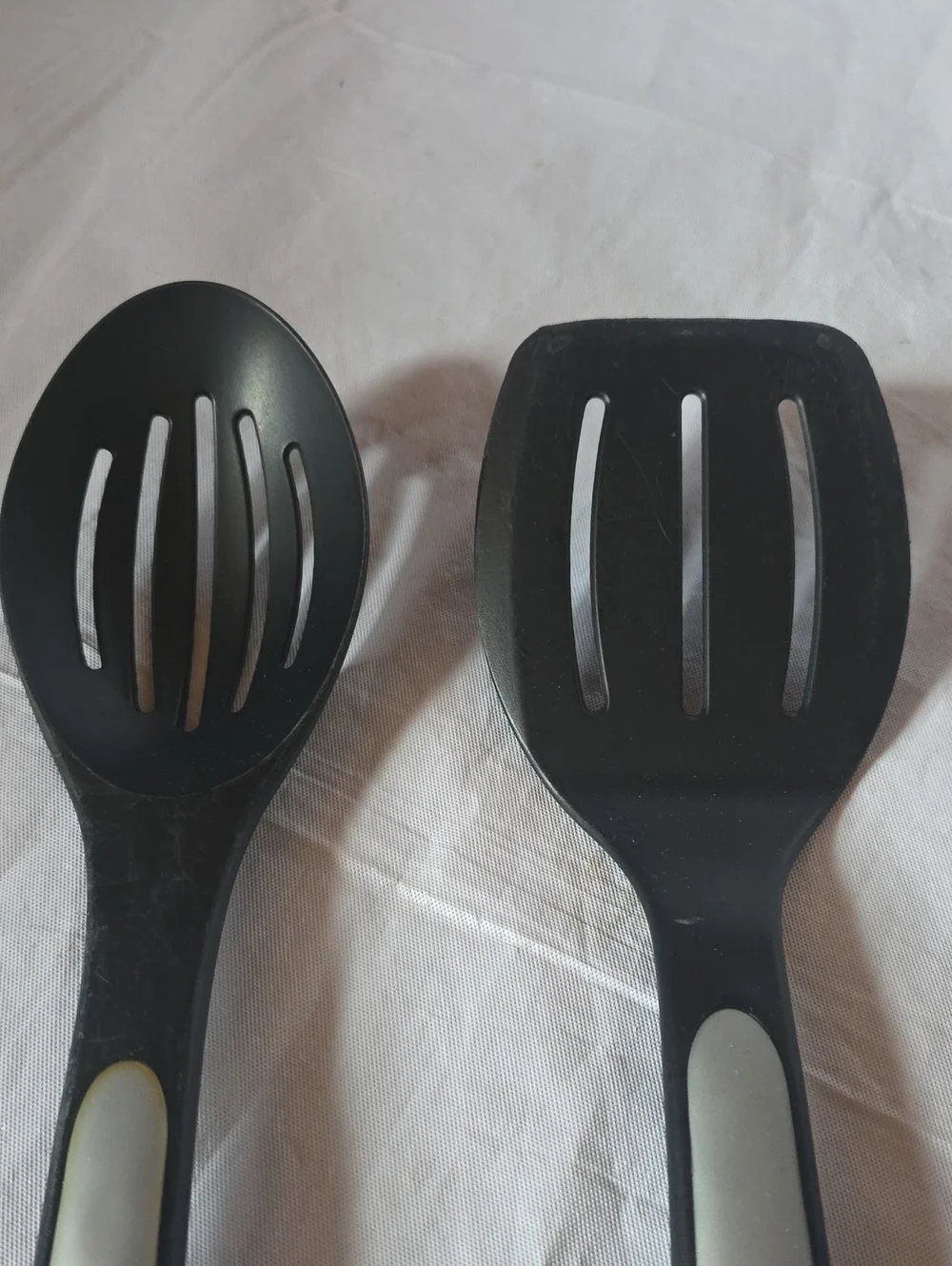 Calphalon Set of 6 Cooking Utensils Spatulas Spoons Black Gray